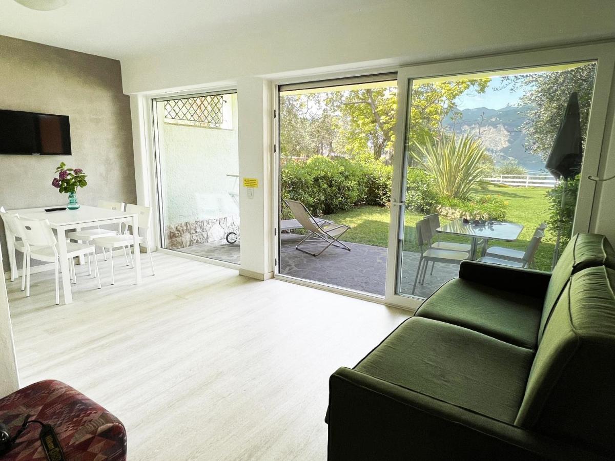 Residence Parco Lago Di Garda Мальчезине Экстерьер фото
