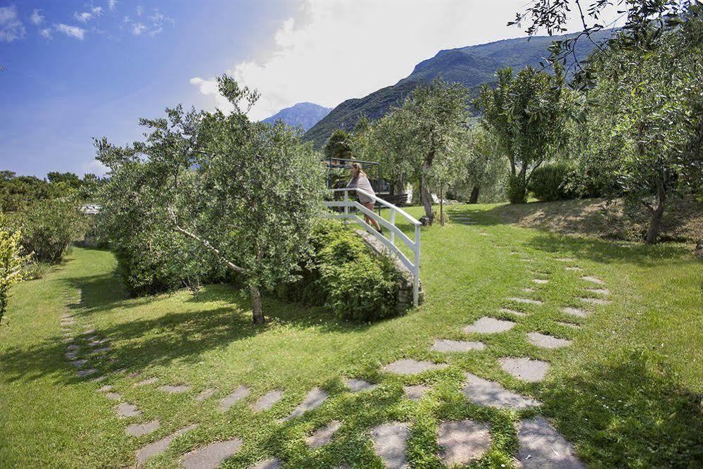 Residence Parco Lago Di Garda Мальчезине Экстерьер фото